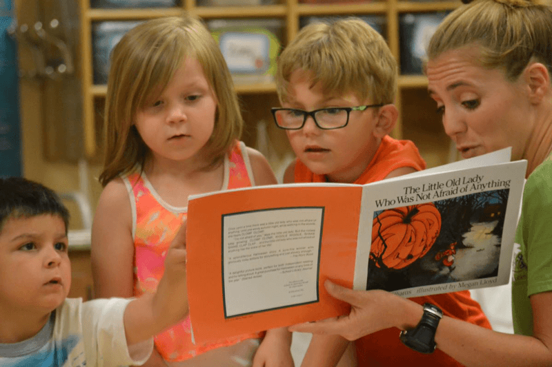 Children reading at ArKids Paragould